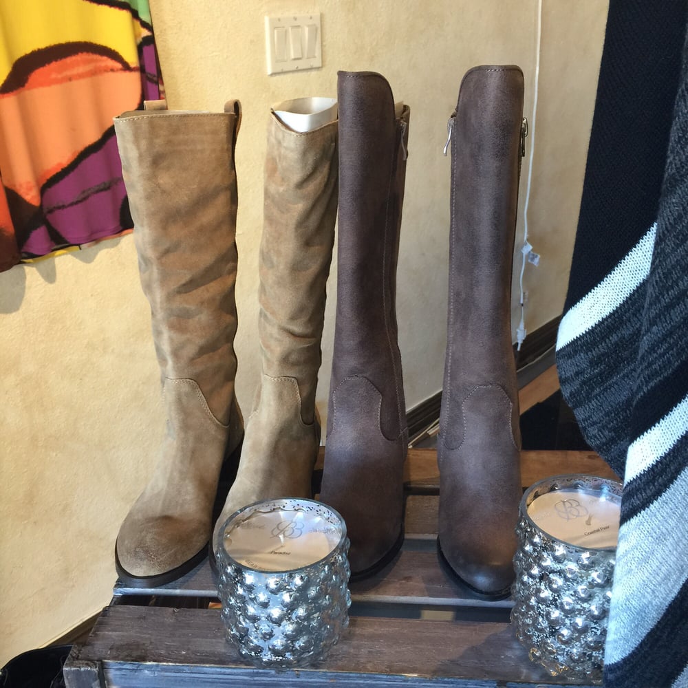 Edge of Fashion Logo