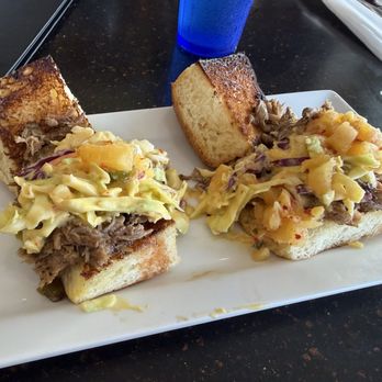 Pineapples Island Fresh Cuisine - Kalua pork sliders 4/5 - New American Near Me - Hilo, Hawaii Pineapples Island Fresh Cuisine - Kalua pork sliders 4/5 - New American Near Me - Hilo, Hawaii