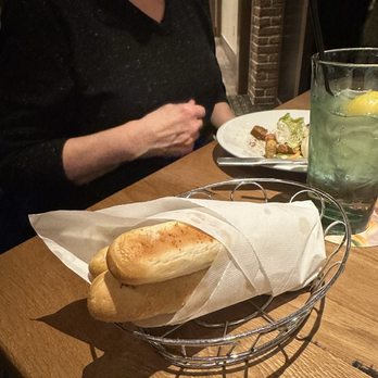 Olive Garden Italian Restaurant - Never Ending Soup, Salad & Breadsticks - Italian Near Me - Conway, Arkansas