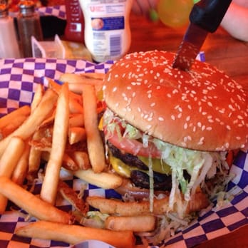 JT Hannah's Kitchen - Killing Me Burger - American Near Me - Pigeon Forge, Tennessee