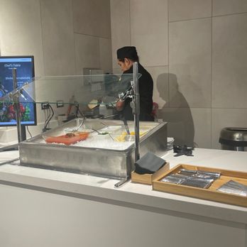 American Airlines Flagship Lounge - Chef's Table - Airport Lounges Near Me - Chicago, Illinois