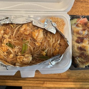 Benja's Thai & Sushi Restaurant - Chicken Pad Thai and Fried Alabama Roll - Sushi Bars Near Me - Mobile, Alabama Benja's Thai & Sushi Restaurant - Chicken Pad Thai and Fried Alabama Roll - Sushi Bars Near Me - Mobile, Alabama