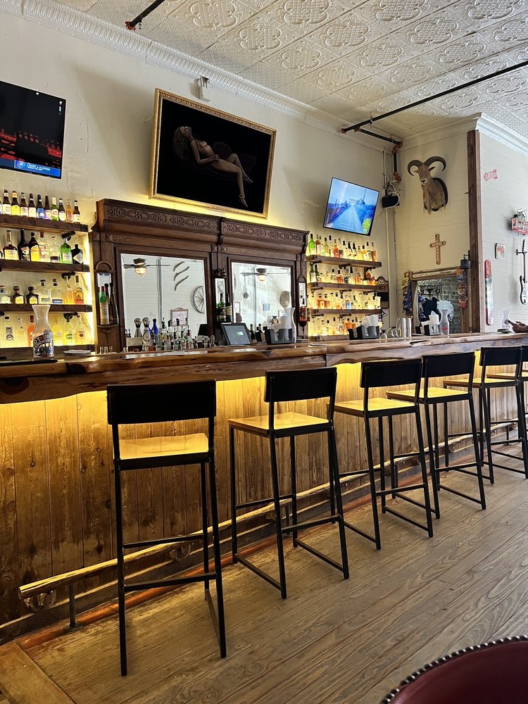 Social spots from Schultz Saloon