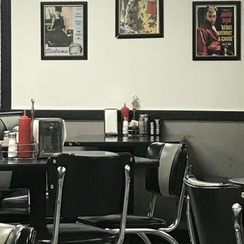Nelle's Restaurant - a black and white checkered floor - American Near Me - Cameron, Missouri