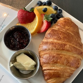 Heavenly Cafe - Cafes Near Me - Collingwood, Ontario