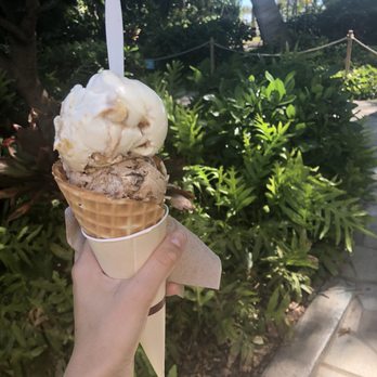 Lappert's Hawaii - Caramel macadamia nut and kauai pie :) - Ice Cream & Frozen Yogurt Near Me - Honolulu, Hawaii Lappert's Hawaii - Caramel macadamia nut and kauai pie :) - Ice Cream & Frozen Yogurt Near Me - Honolulu, Hawaii