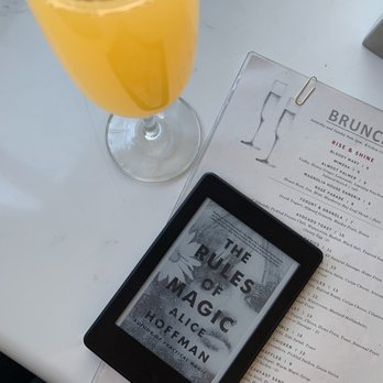Magnolia House - Saturday brunch with mimosas and a good book - Cocktail Bars Near Me - Pasadena, California Magnolia House - Saturday brunch with mimosas and a good book - Cocktail Bars Near Me - Pasadena, California
