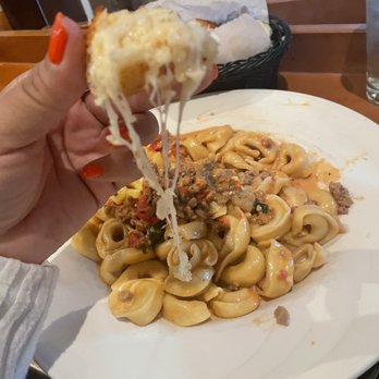 Sorella - Easy garlic bread and Rose pasta - Pizza Near Me - Hartford, Connecticut Sorella - Easy garlic bread and Rose pasta - Pizza Near Me - Hartford, Connecticut