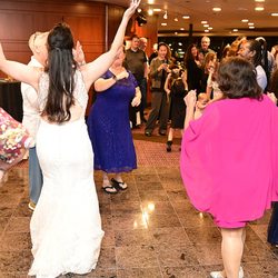 Invenium images Photography - Fun candid dancing