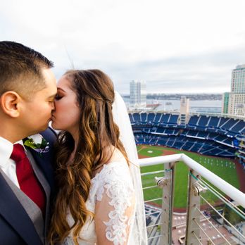 Eric William Productions - incredible couple at an incredible venue - Videographers Near Me Eric William Productions - incredible couple at an incredible venue - Videographers Near Me