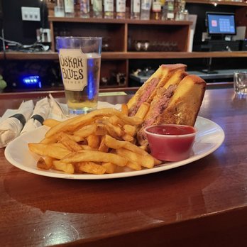 Left Bank Burger Bar - The Merica Meltdown Burger - Burgers Near Me - Jersey City, New Jersey