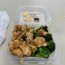 Fusion Kusina - Chicken, steamed rice, steamed veggies