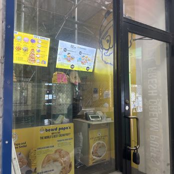 Beard Papa's - Bakeries Near Me - New York, New York