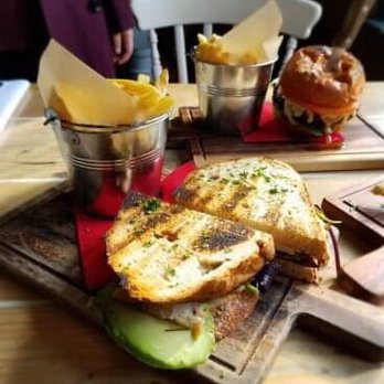 Bel & The Dragon - Gastropubs Near Me - Windsor, WNM