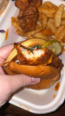 Dave's Hot Chicken by null