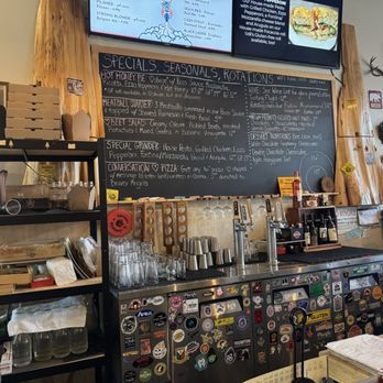 LoLo's Boss Pizza - Inside - Pizza Near Me - Troutdale, Oregon LoLo's Boss Pizza - Inside - Pizza Near Me - Troutdale, Oregon