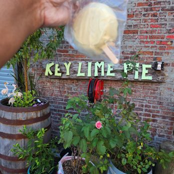 Steve’s Authentic Key Lime Pie - Bakeries Near Me - Brooklyn, New York Steve’s Authentic Key Lime Pie - Bakeries Near Me - Brooklyn, New York