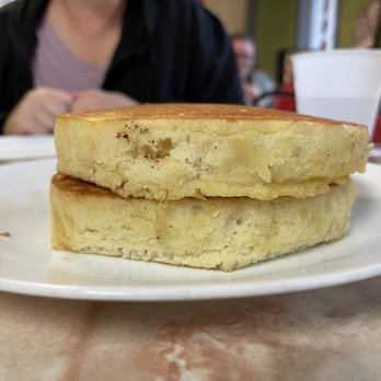 Lil Black Bear Cafe - Hot Golden Pancakes - Sandwiches Near Me - Pigeon Forge, Tennessee
