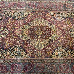 Winter Park Rug Gallery - Antique Circa 1900 Persian Isfahan rug measuring 4 by 6