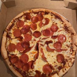 Godfathers Pizza - Pepperoni Pizza