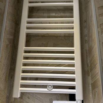 Grand Hôtel Lévêque - Towel warmer - odd location - Hotels Near Me - Paris, 75 Grand Hôtel Lévêque - Towel warmer - odd location - Hotels Near Me - Paris, 75