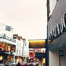 Renata Jon - Renata Jon on busy High Street