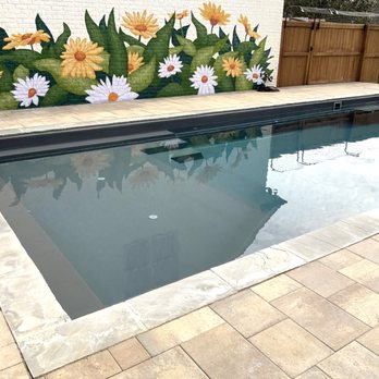 Allin Landscaping - Fiberglass pool with automatic cover in Franklin, TN deigned and installed by Allin Landscaping's Team - Landscape Architects or Designers Near Me - Antioch, Tennessee