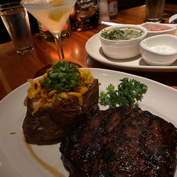 Houston's Restaurant - New American Near Me - North Miami Beach, Florida Houston's Restaurant - New American Near Me - North Miami Beach, Florida