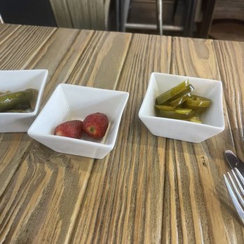 Urban Corner - Strawberries and jalapeños for your burger - Delis Near Me - Internacional Benito Juárez, DIF