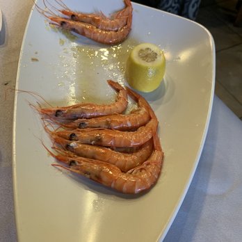 El Rincon del Noble - Cecina de leon sobre aceite de oliva  Grilled Prawns   Delicious! - Spanish Near Me - Haro, LO