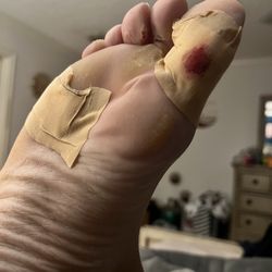 Houston Foot and Ankle - Alexander Garza will make you bleed and lie to you, avoid at all costs!