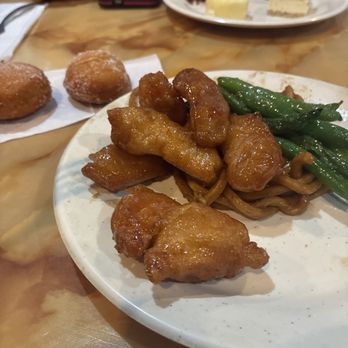 China Buffet - Honey Chicken, Green Beans, Lo Mein - Chinese Near Me - Fort Wayne, Indiana