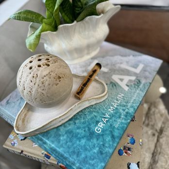 Pearl Street Studio - Vibes - Hair Salons Near Me - Capistrano Beach, California