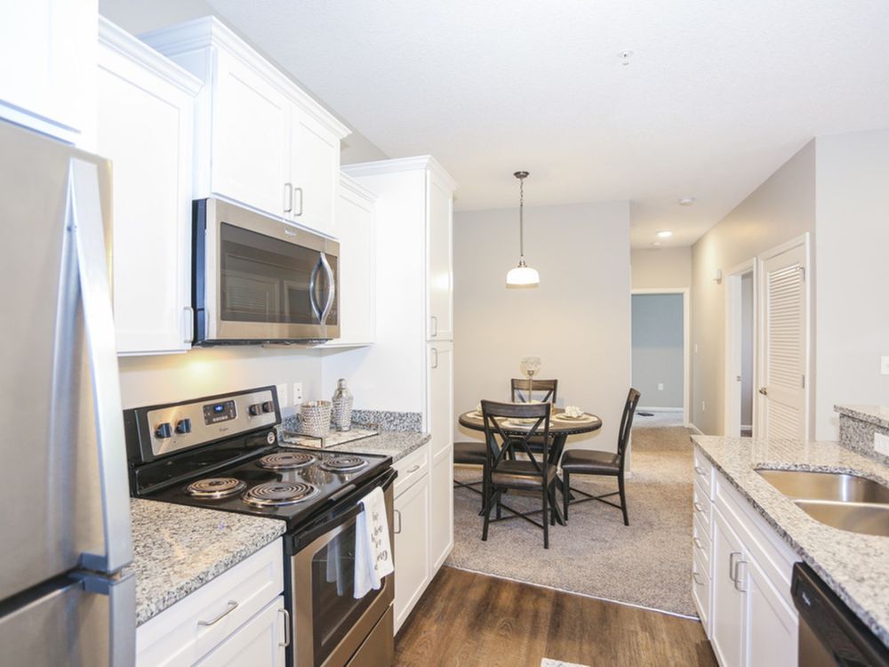 SUMMIT CROSSING Updated May 2024 14500 E Bannister Rd, Kansas City, Missouri Apartments