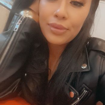 Sitting Pretty Beautician - Makeup Artists Near Me Sitting Pretty Beautician - Makeup Artists Near Me