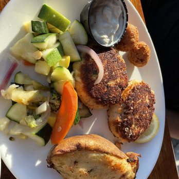 Pompano Joe's - Crab cakes - Seafood Near Me - Destin, Florida