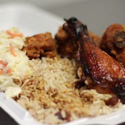 The fried chicken and BBQ mixed box lunch is ridiculously tasty.