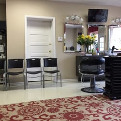 D'Bautista Beauty And Barber Shop - Salon side