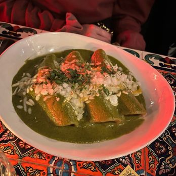 Orale Mexican Kitchen - Enchilada Suiza - Mexican Near Me - Jersey City, New Jersey Orale Mexican Kitchen - Enchilada Suiza - Mexican Near Me - Jersey City, New Jersey
