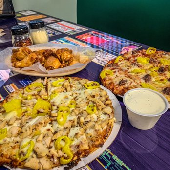 Pizza Connection - Pizza and wings - Pizza Near Me - Auburndale, Florida