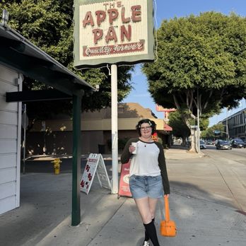 The Apple Pan - Outside - Burgers Near Me - Los Angeles, California The Apple Pan - Outside - Burgers Near Me - Los Angeles, California