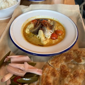 Hat Yai - Vegetable curry with roti and pickled veggie - Thai Near Me - Portland, Oregon Hat Yai - Vegetable curry with roti and pickled veggie - Thai Near Me - Portland, Oregon