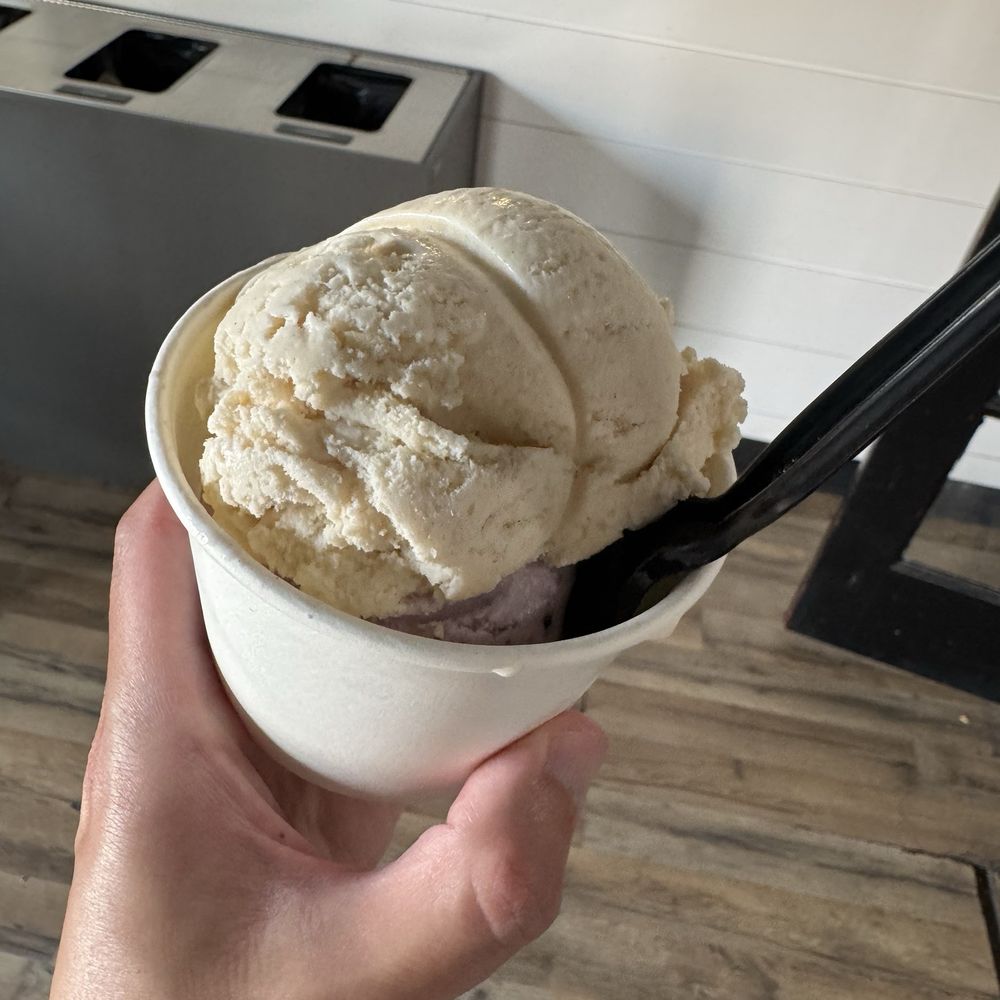 Sweet Peaks - Cinnamon Ice Cream (September 2025) - Ice Cream & Frozen Yogurt Near Me - Whitefish, Montana Sweet Peaks - Cinnamon Ice Cream (September 2025) - Ice Cream & Frozen Yogurt Near Me - Whitefish, Montana