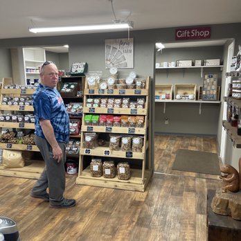 Ken & June Hazelnuts - Inside store - Honey Near Me - Saint Paul, Oregon