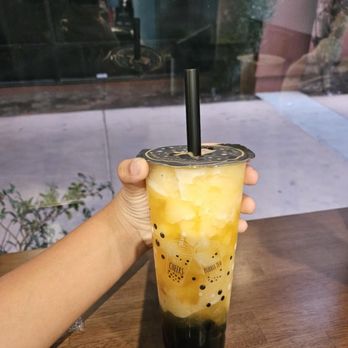 Bingsu Tea - Pineapple Peach Crush with Boba - Bubble Tea Near Me - Sacramento, California Bingsu Tea - Pineapple Peach Crush with Boba - Bubble Tea Near Me - Sacramento, California