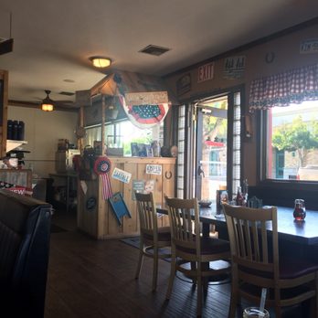 Cahoots Corner Cafe - Cute decor - Breakfast & Brunch Near Me - Oakdale, California