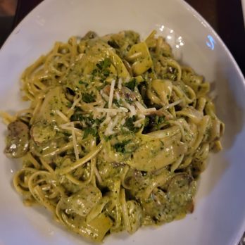 Double Barrel Wine Bar & Lounge - Chicken pesto - Wine Bars Near Me - Snohomish, Washington