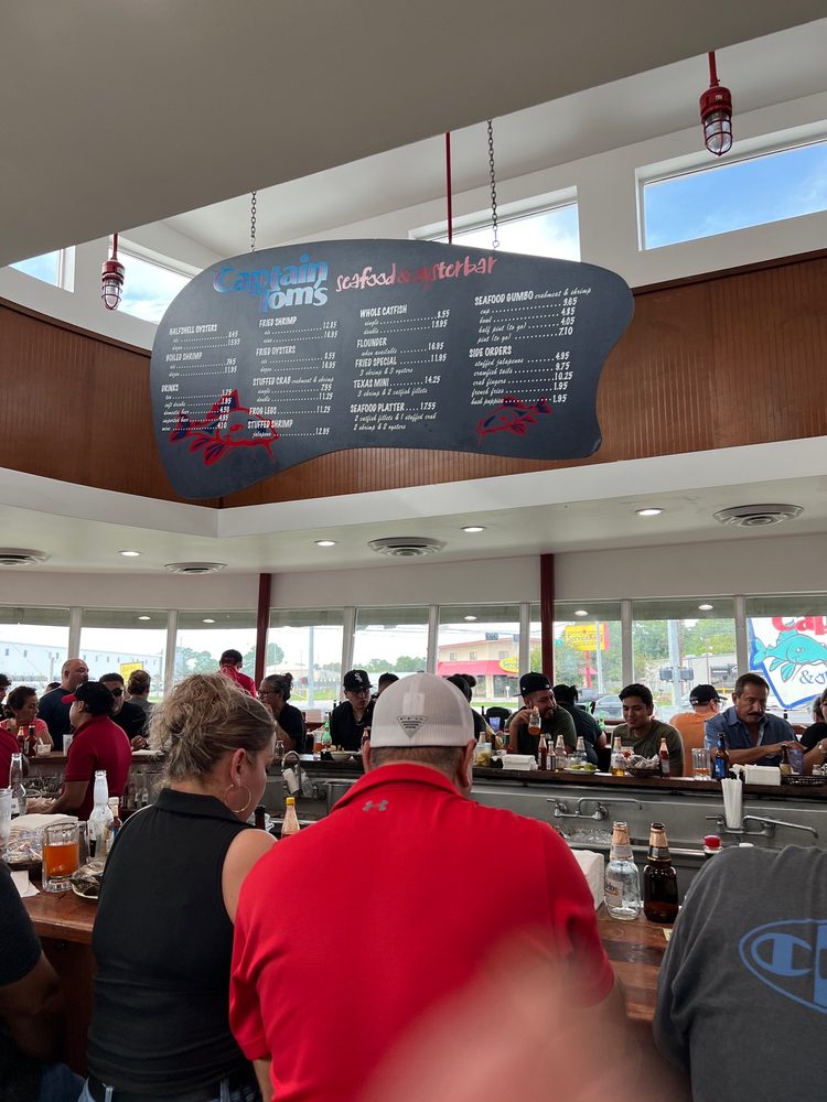 Captain Tom’s Seafood & Oyster Bar
