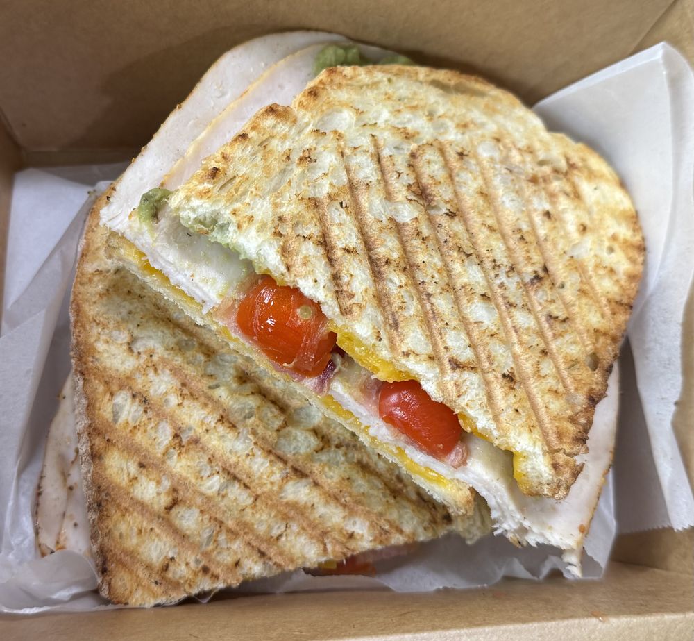 Food from Fresh Blendz Cafe