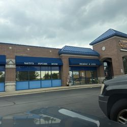 Marty's grill and pancake house outside